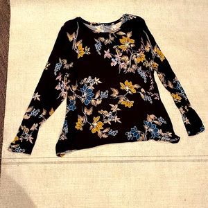 Apt.9 Essentials woman’s flowered blouse